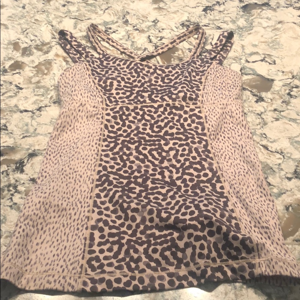 Lululemon top